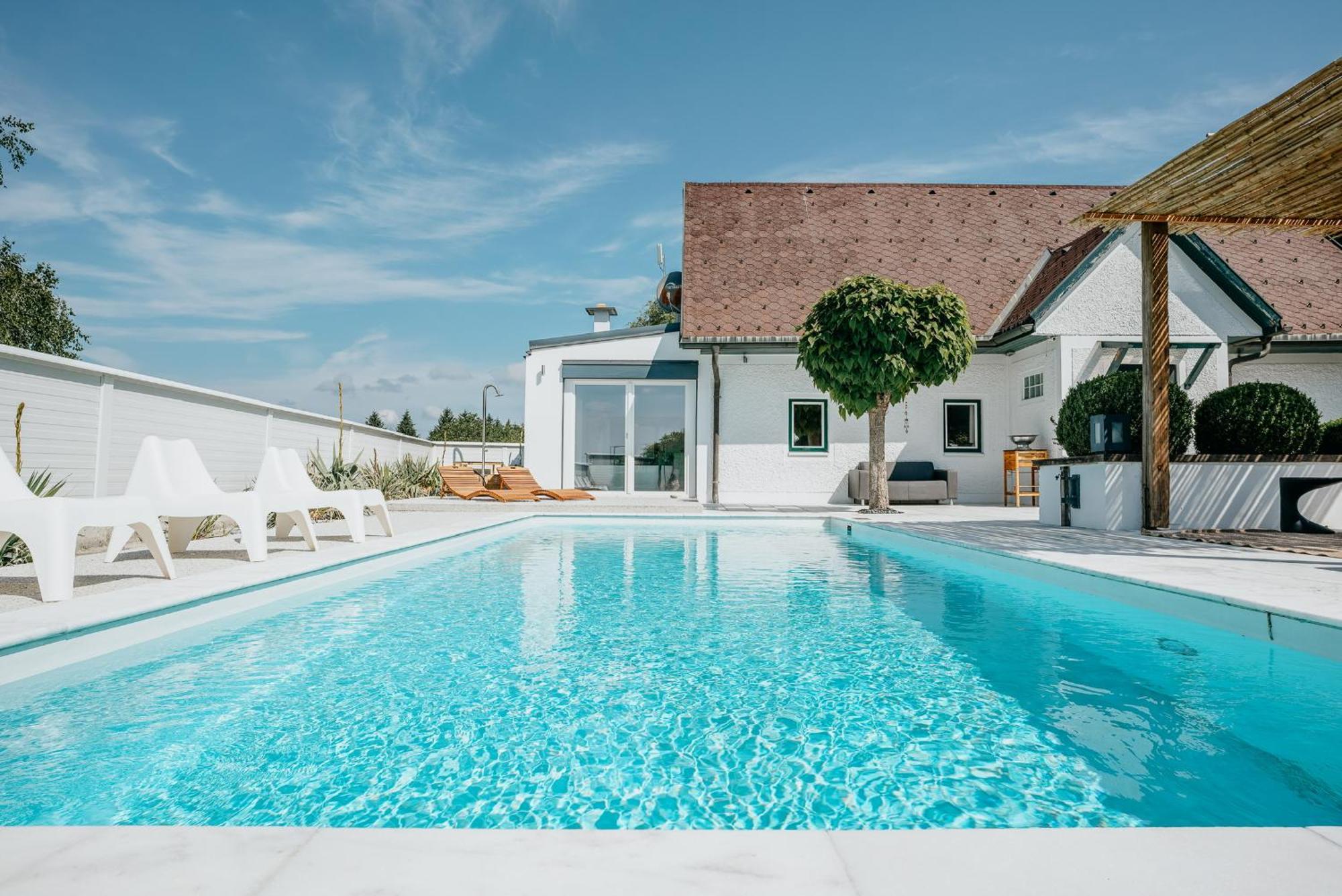 Weingut Holler Chalet Weingarten Spielfeld Exterior foto